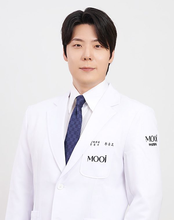 Dr. Hwang Sungoh, Head Surgeon, MOOi